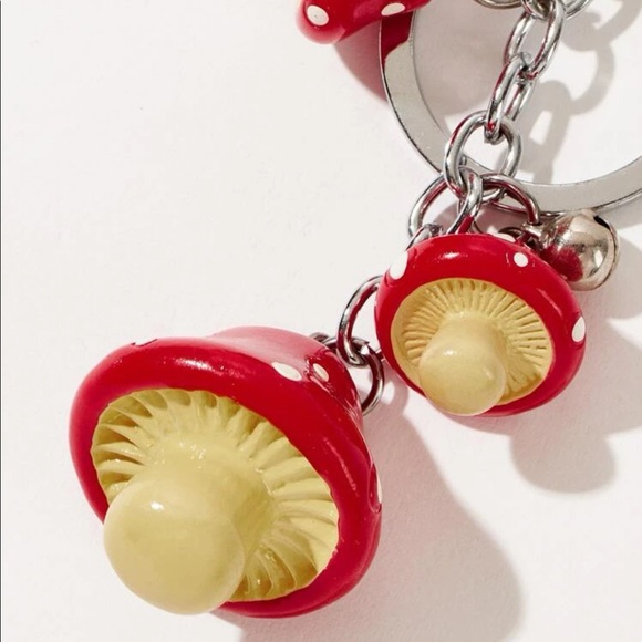 🍄 Style & Glamour Happy Red Spotted Mushroom Key Chain with Bell - NWT - Picture 4 of 11